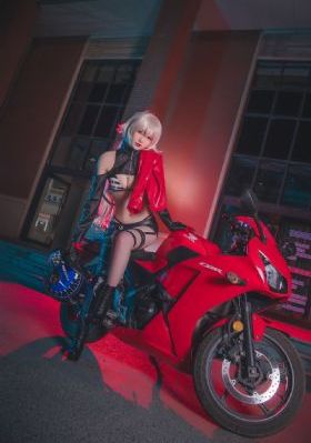 《隔壁女邻居》完整版_BD英语视频大全